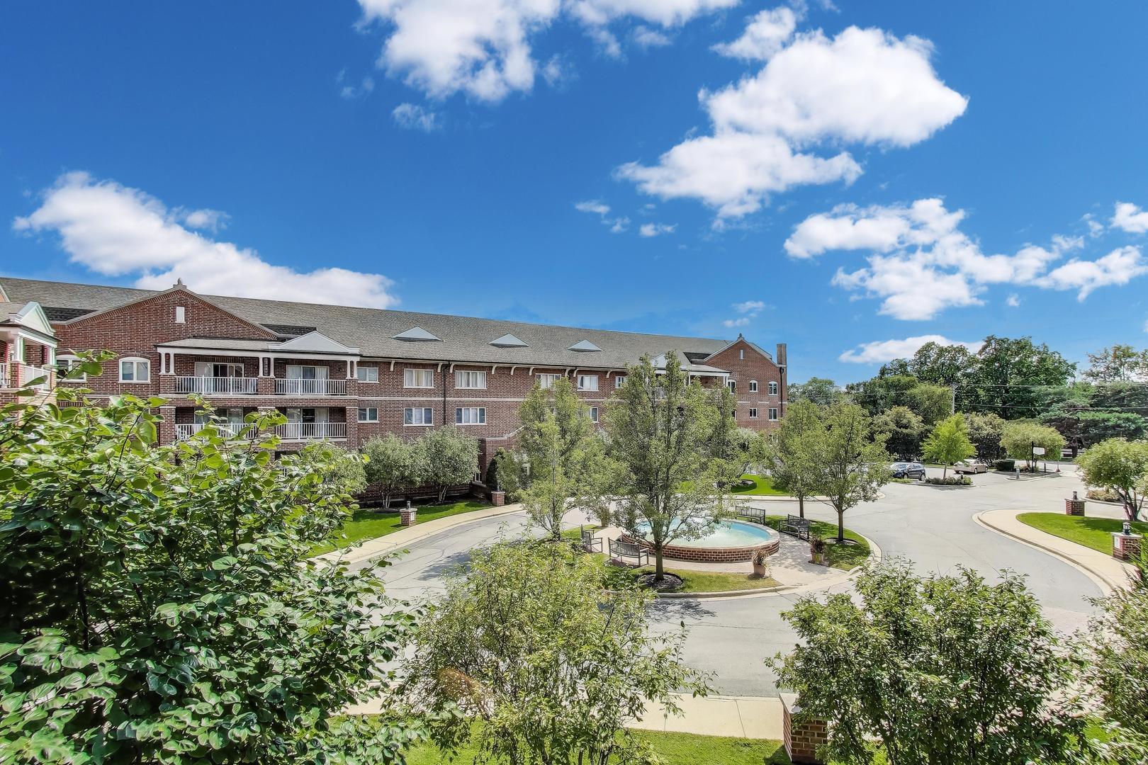 400 S Northwest Highway #312, Park Ridge, IL 60068