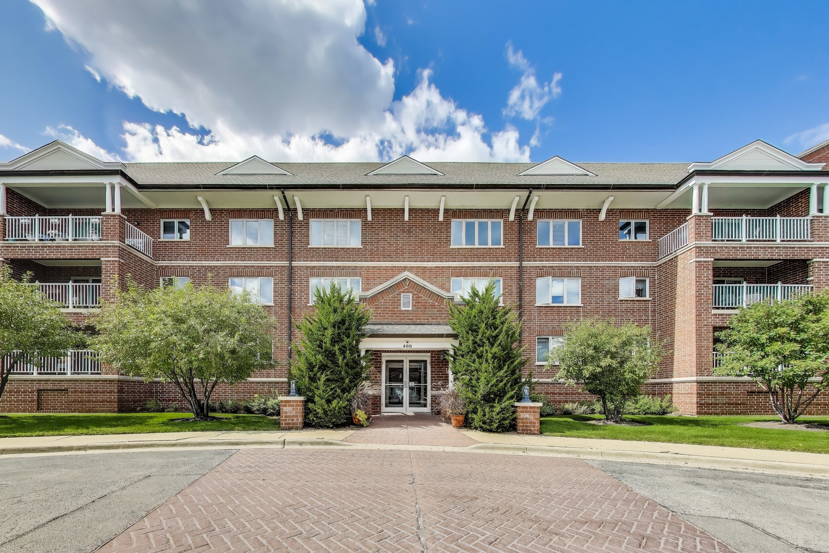 400 S Northwest Highway #312, Park Ridge, IL 60068
