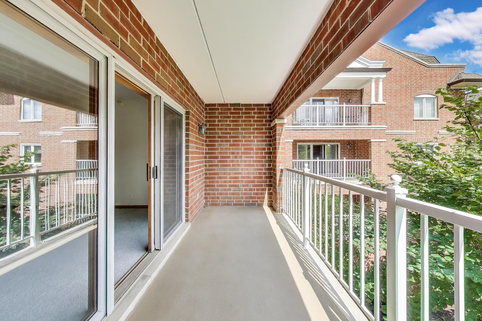 400 S Northwest Highway #312, Park Ridge, IL 60068