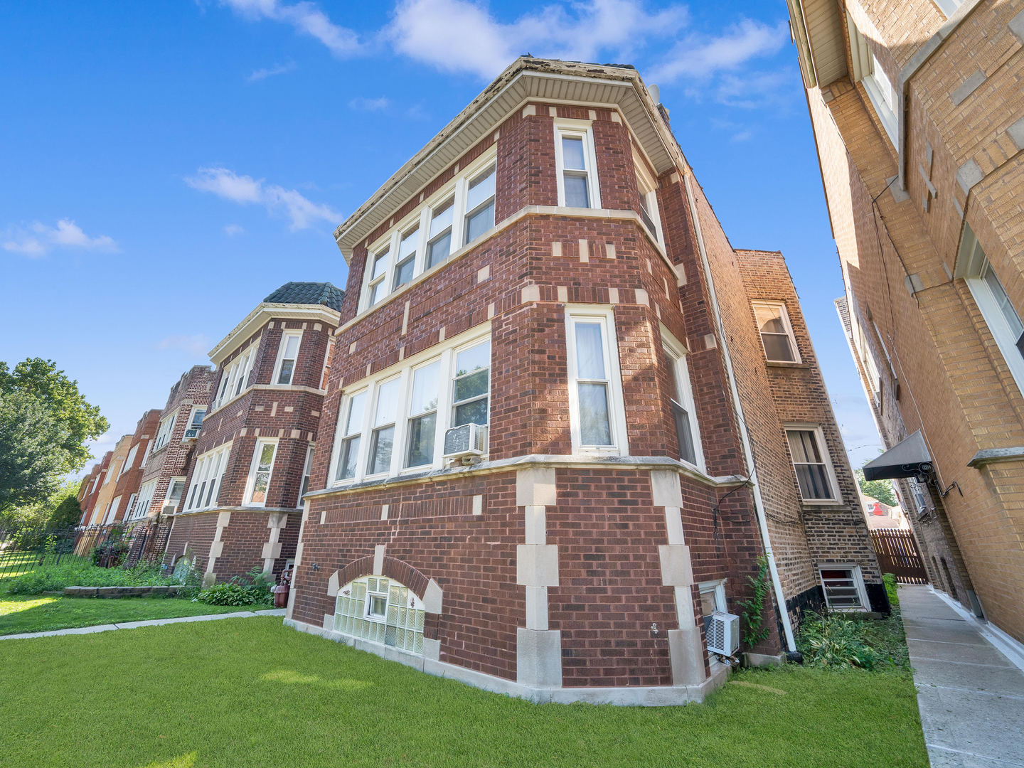 3529 W 63rd Place, Chicago, IL 60629