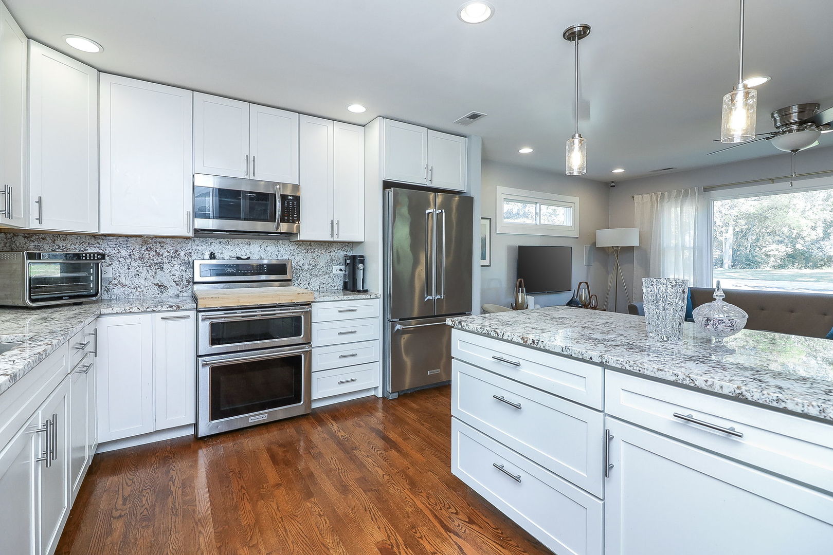 1212 Underwood Terrace, Wheaton, IL 60189