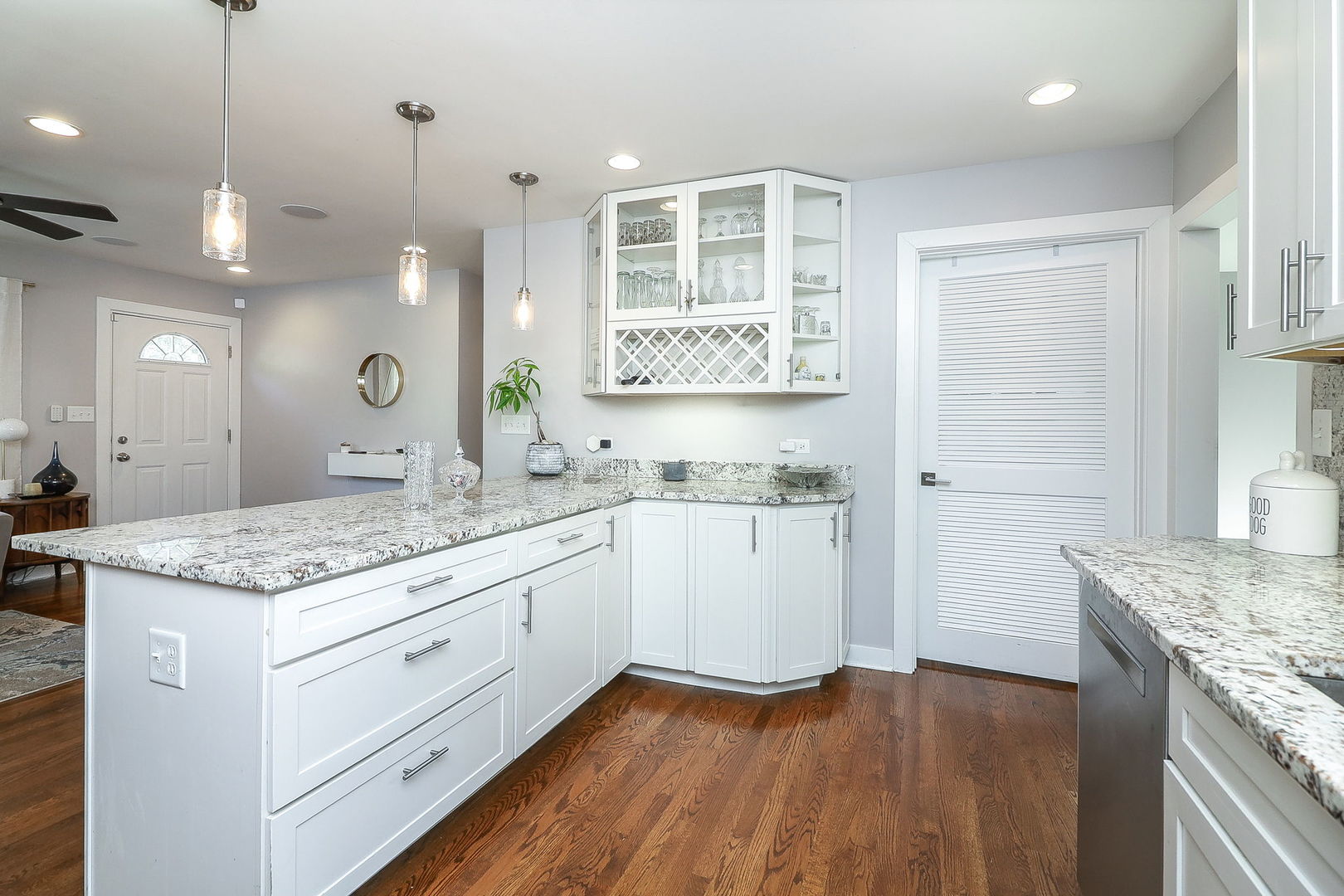 1212 Underwood Terrace, Wheaton, IL 60189