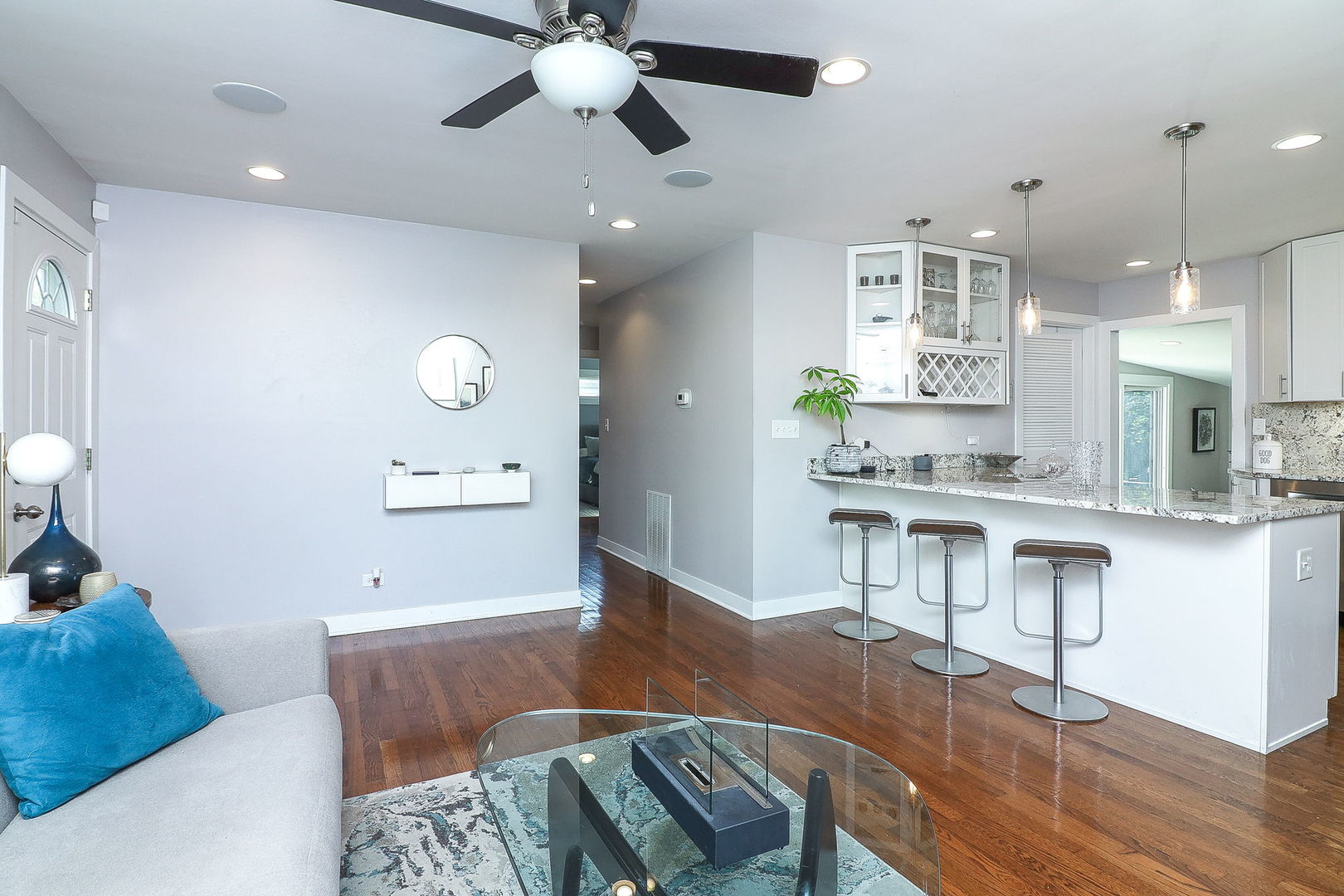 1212 Underwood Terrace, Wheaton, IL 60189