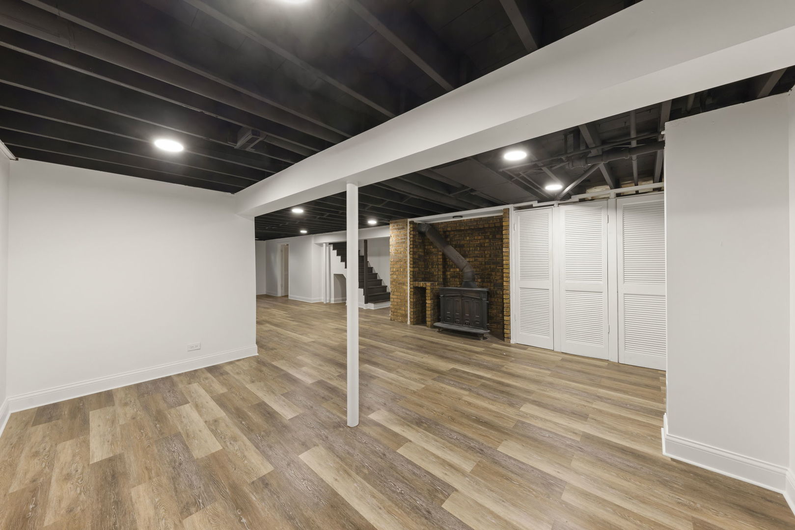721 W Jefferson Avenue, Naperville, IL 60540