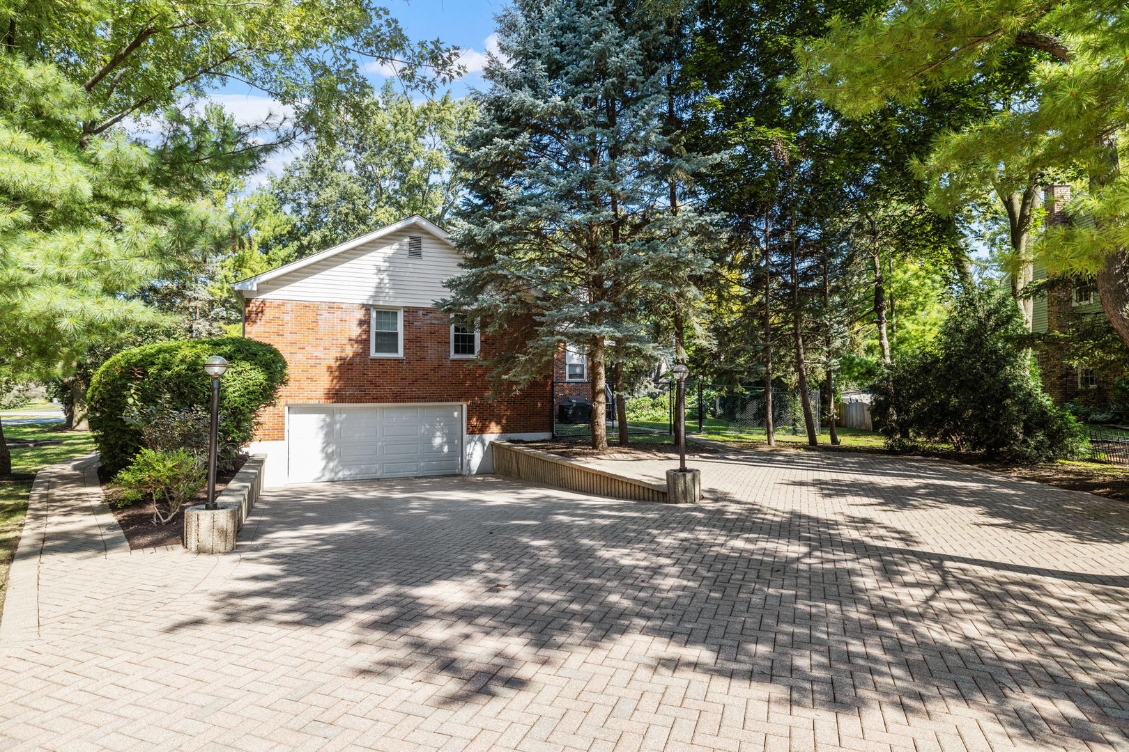 25W252 Lacey Avenue, Naperville, IL 60563