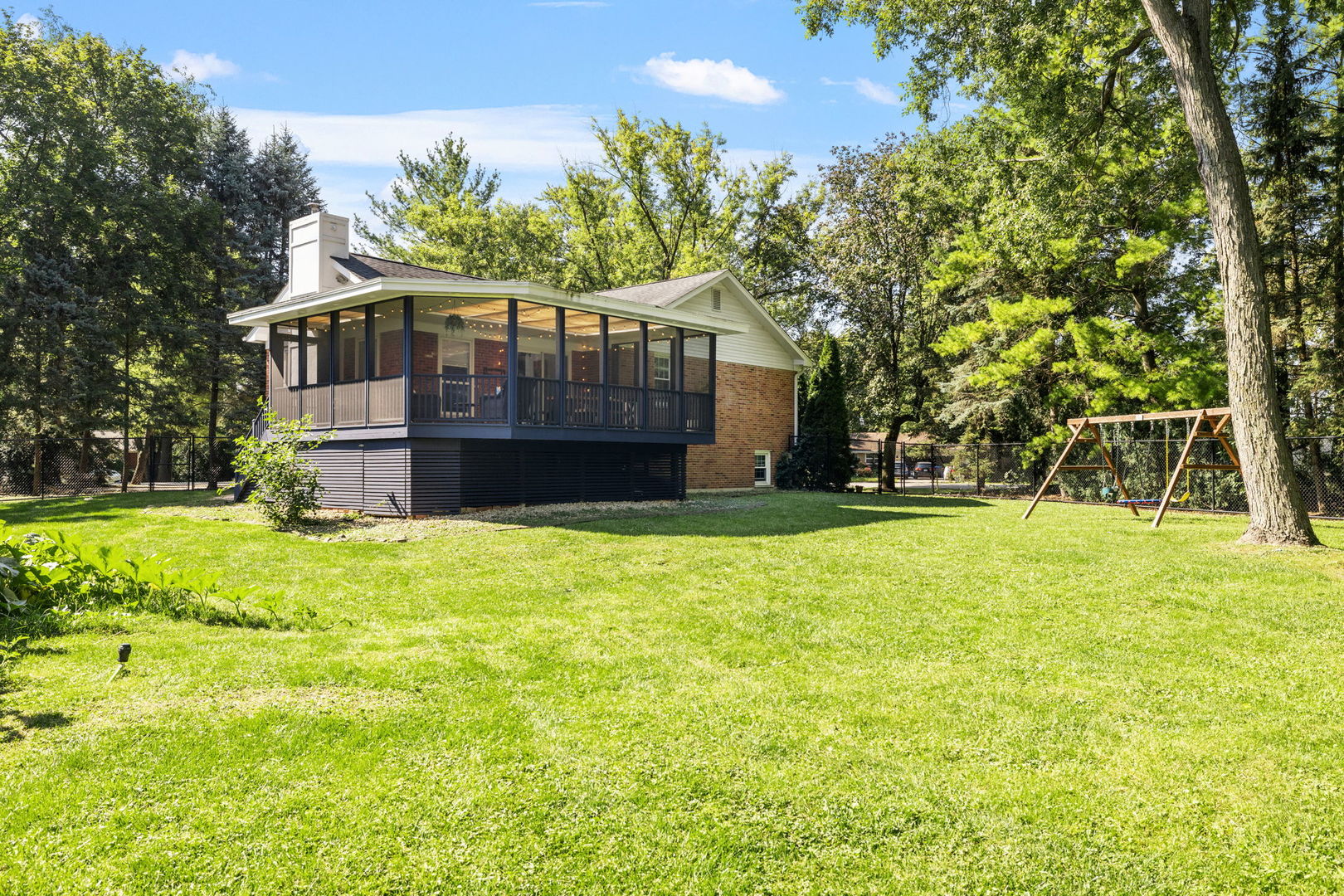 25W252 Lacey Avenue, Naperville, IL 60563