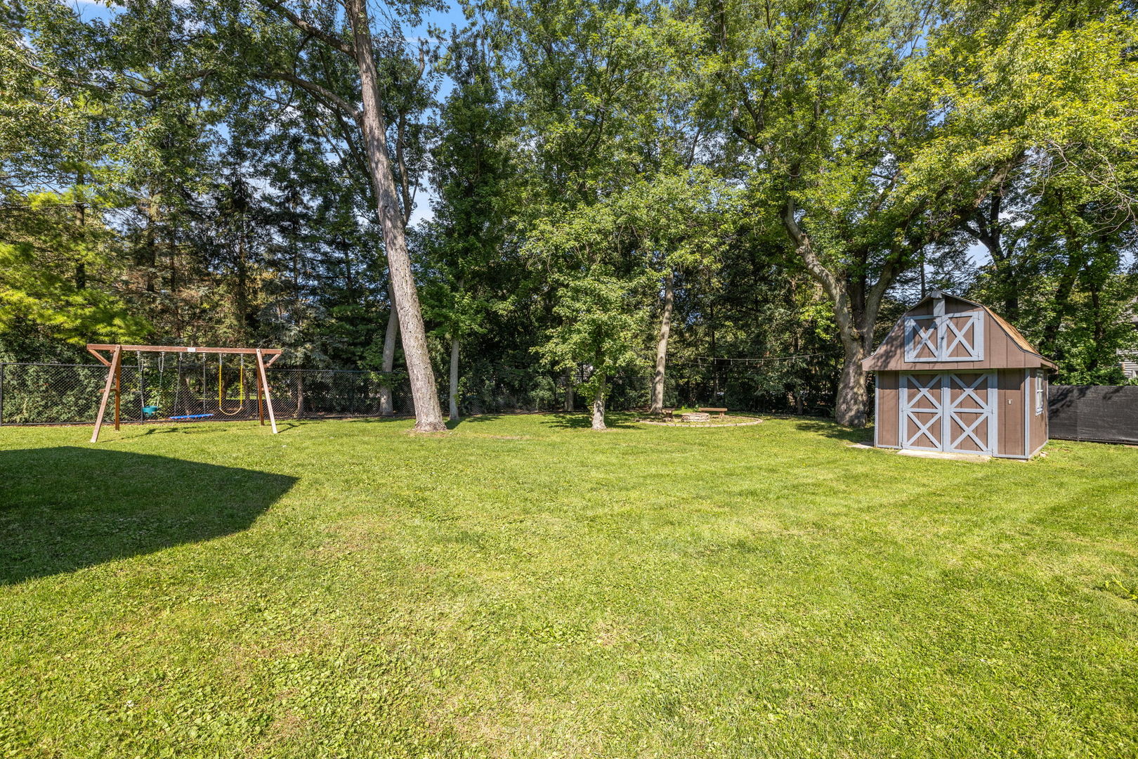 25W252 Lacey Avenue, Naperville, IL 60563