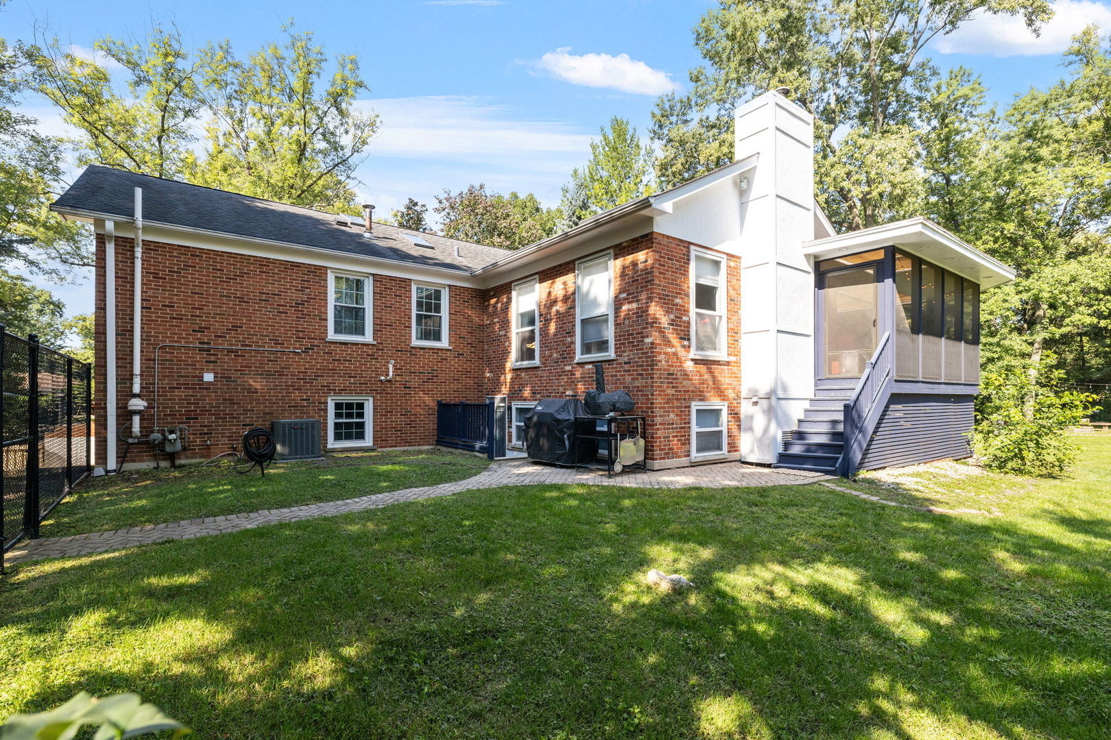25W252 Lacey Avenue, Naperville, IL 60563