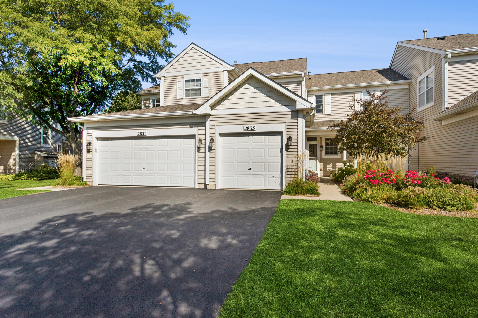 2833 GYPSUM Circle #2833, Naperville, IL 60564
