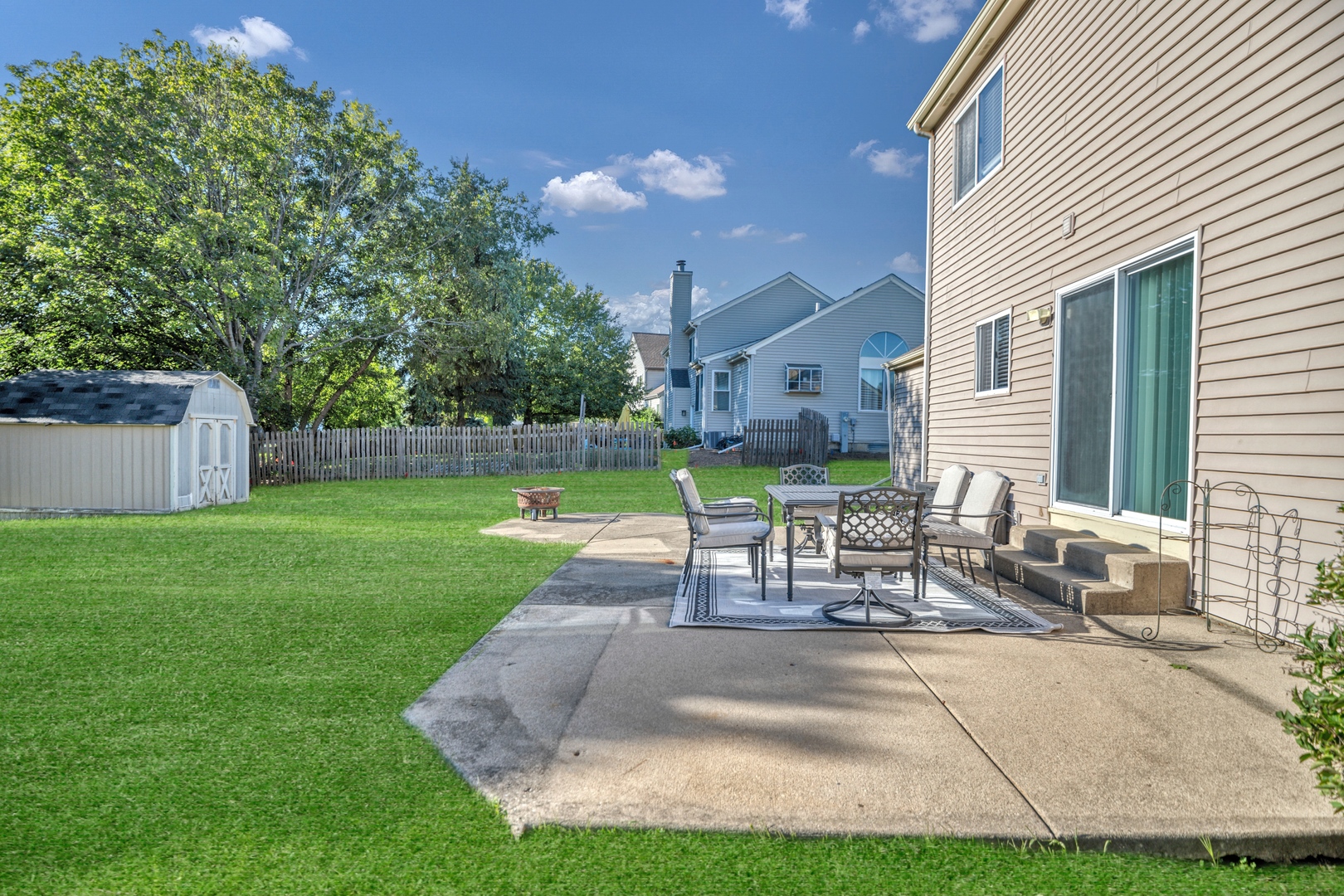 769 White Pine Circle, Lake In The Hills, IL 60156