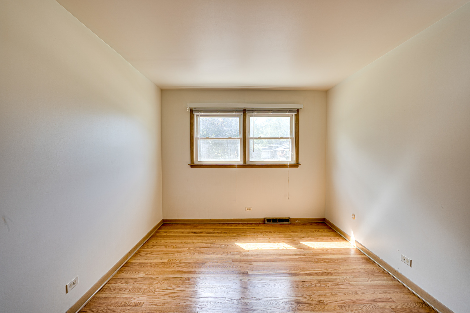 1015 Wilson Avenue, Wheaton, IL 60189