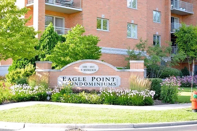 6815 N Milwaukee Avenue #604, Niles, IL 60714