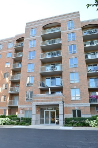 6815 N Milwaukee Avenue #604, Niles, IL 60714