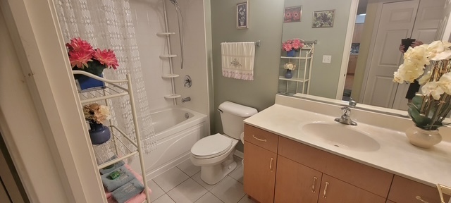 6815 N Milwaukee Avenue #604, Niles, IL 60714