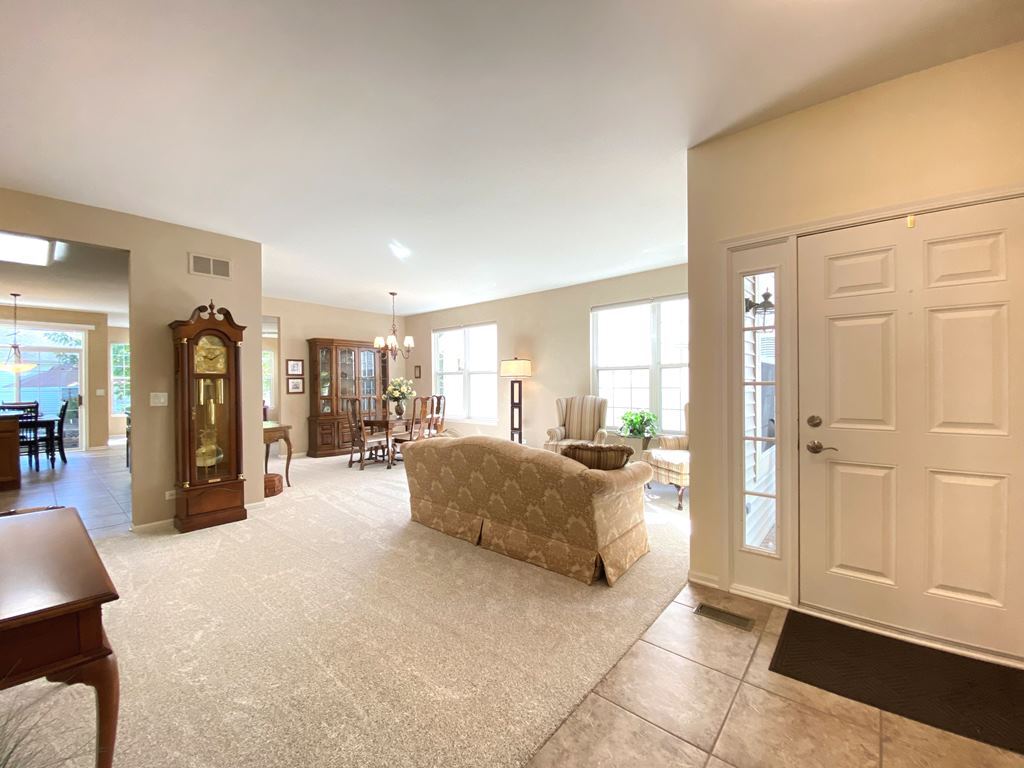 2175 Oleander Court, Aurora, IL 60502