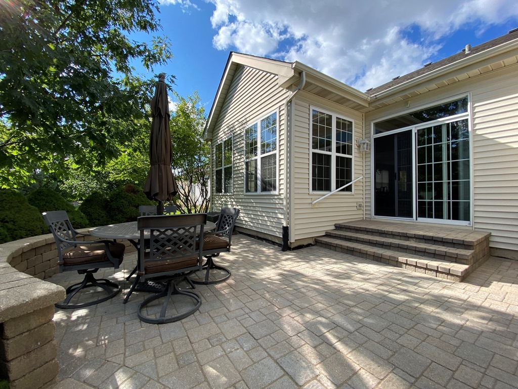 2175 Oleander Court, Aurora, IL 60502