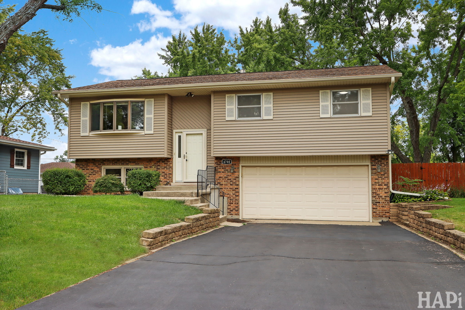 4708 Bonner Drive, McHenry, IL 60050
