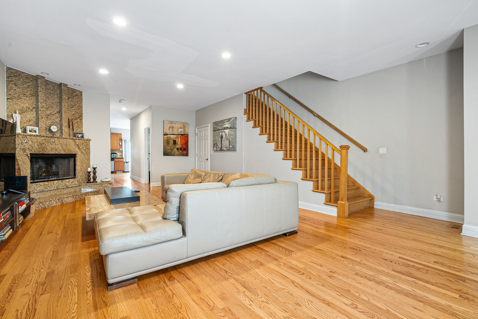 3638 N ODELL Avenue, Chicago, IL 60634