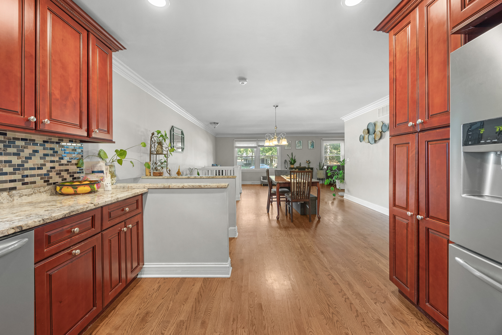 573 Maple Avenue, Lisle, IL 60532