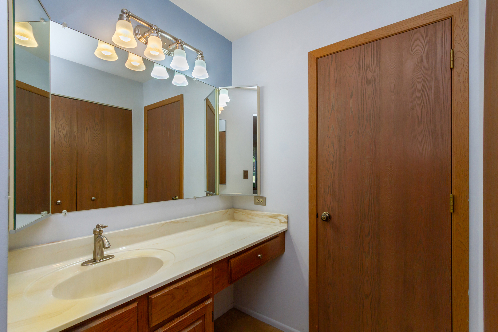 1405 Creekside Court #B, Elgin, IL 60123