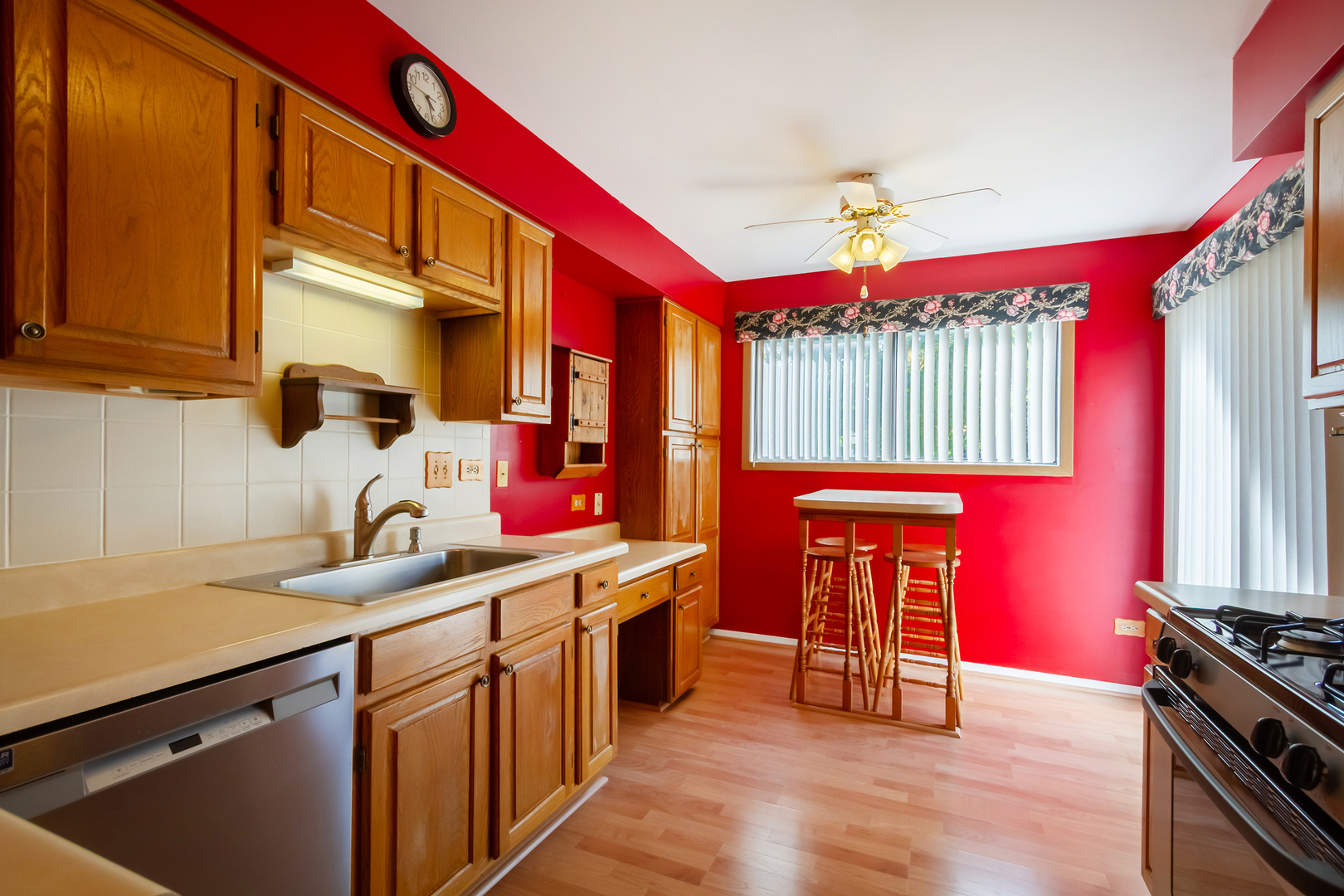 1405 Creekside Court #B, Elgin, IL 60123