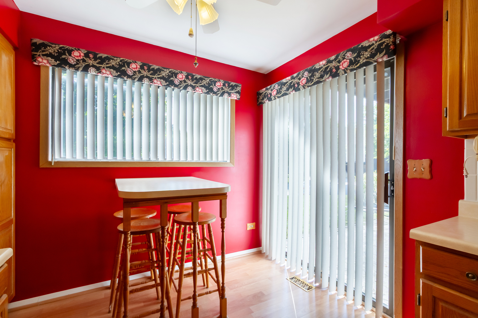 1405 Creekside Court #B, Elgin, IL 60123