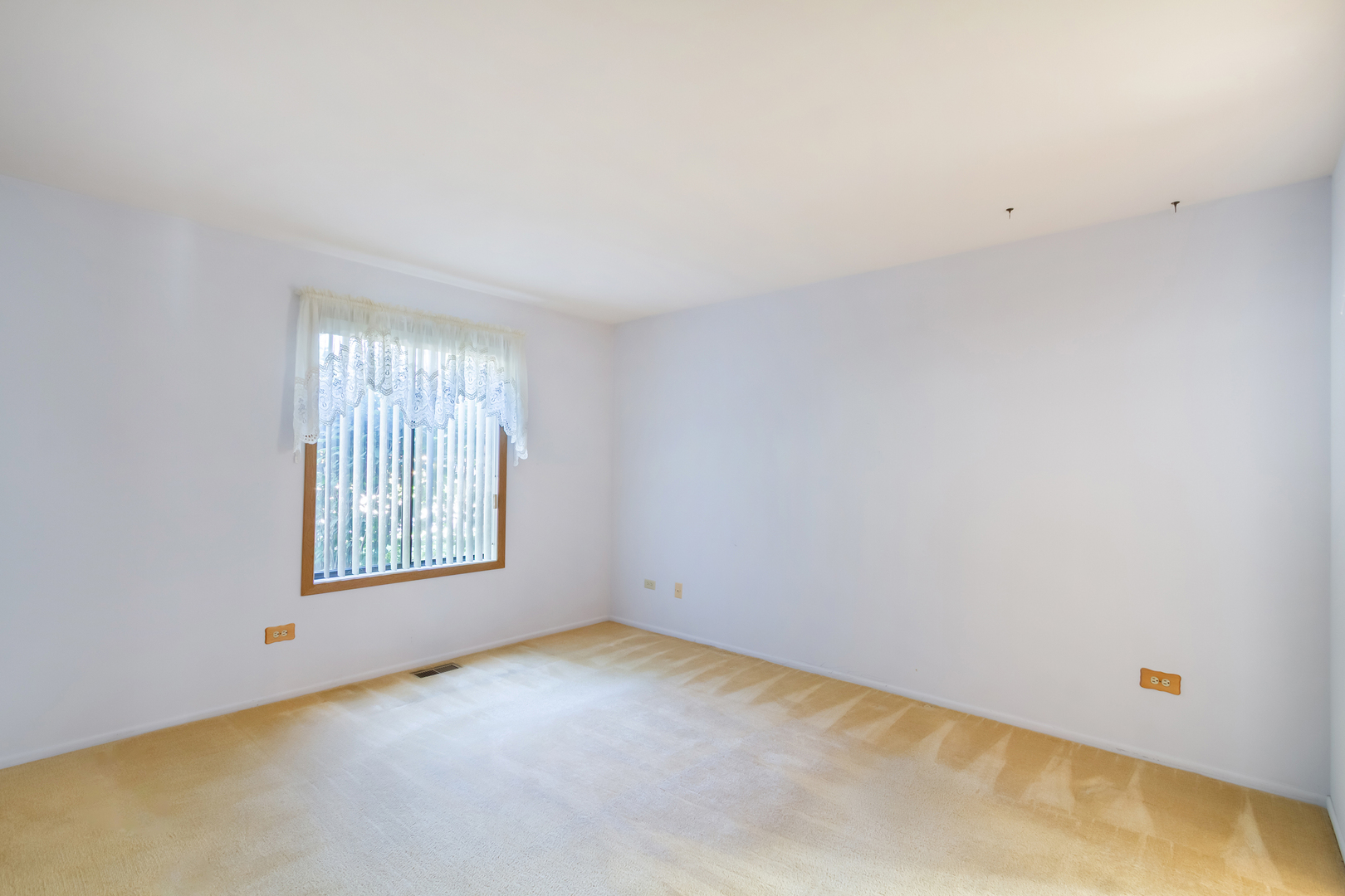 1405 Creekside Court #B, Elgin, IL 60123