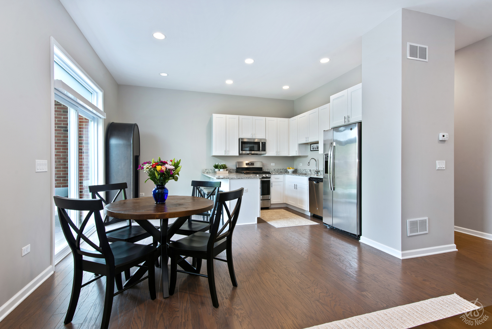 2390 N Newberry Lane, Palatine, IL 60074
