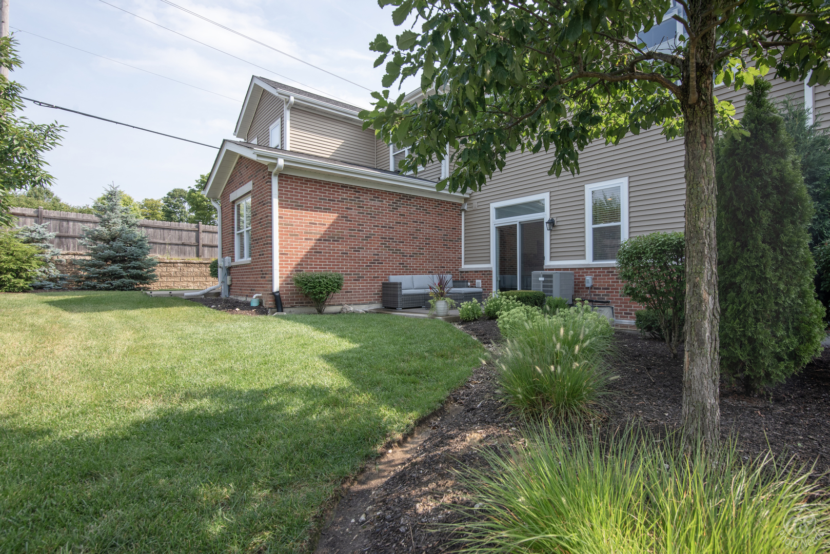 2390 N Newberry Lane, Palatine, IL 60074