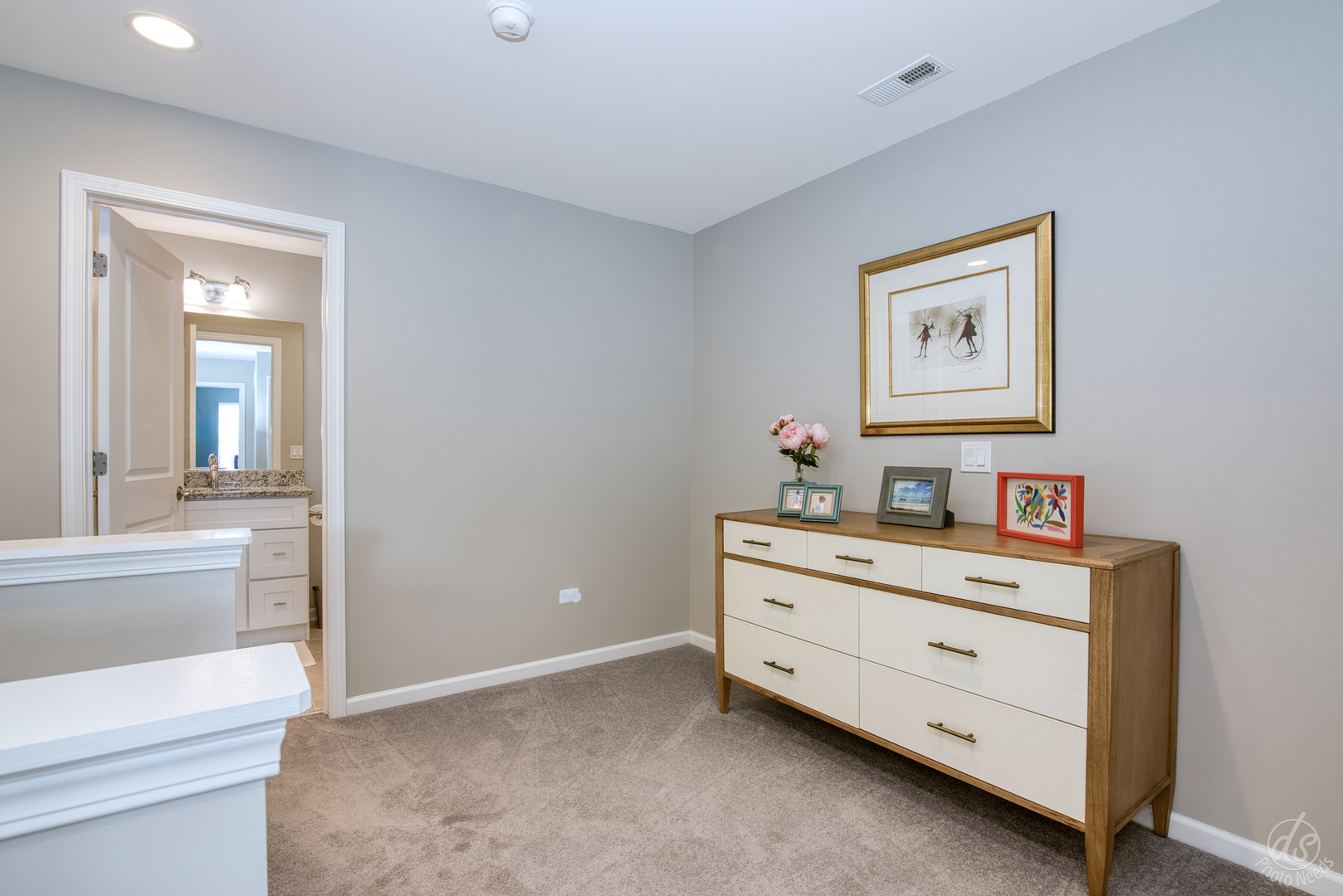 2390 N Newberry Lane, Palatine, IL 60074
