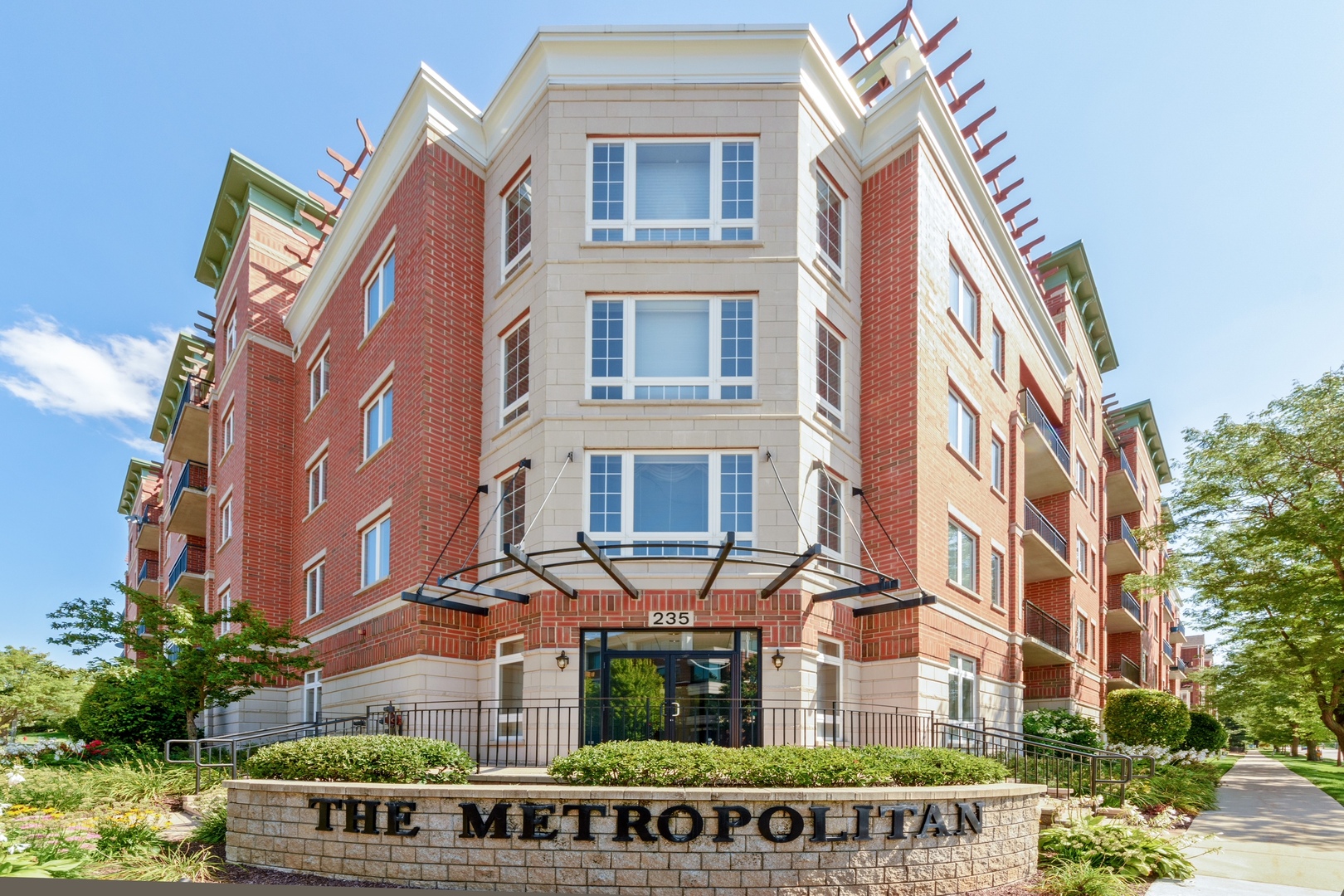 235 N Smith Street #308, Palatine, IL 60067
