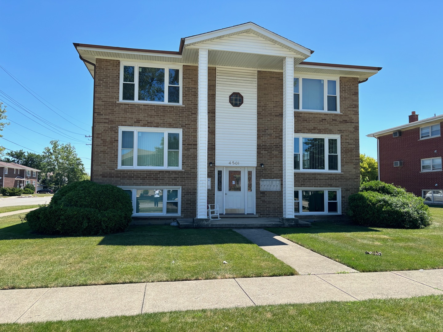 4501 Sunnyside Avenue #3N, Brookfield, IL 60513