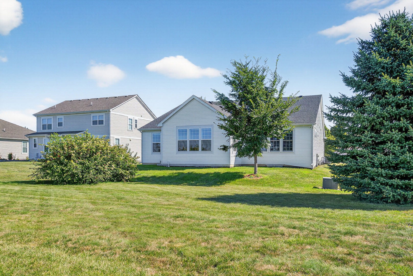 16038 S Selfridge Circle, Plainfield, IL 60586