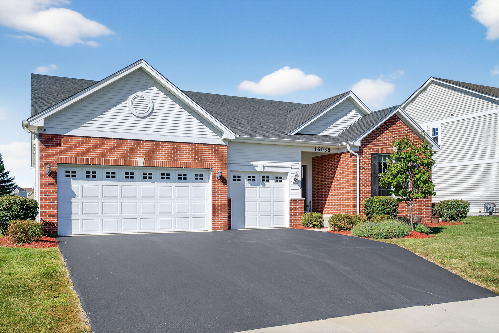 16038 S Selfridge Circle, Plainfield, IL 60586