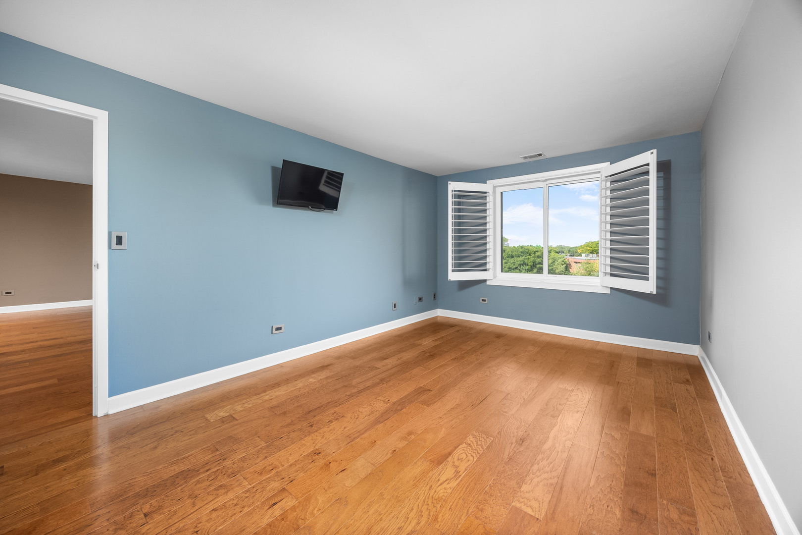 1727 W CRYSTAL Lane #403, Mount Prospect, IL 60056