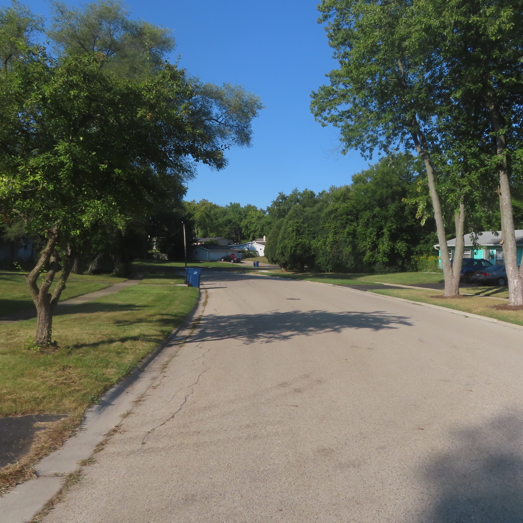 18325 W Lakeview Terrace, Gurnee, IL 60031