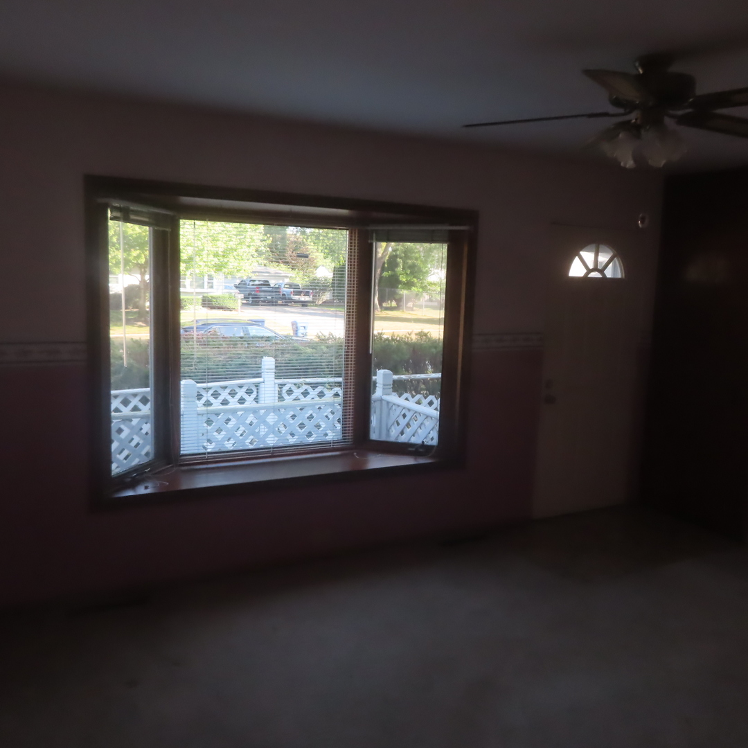18325 W Lakeview Terrace, Gurnee, IL 60031