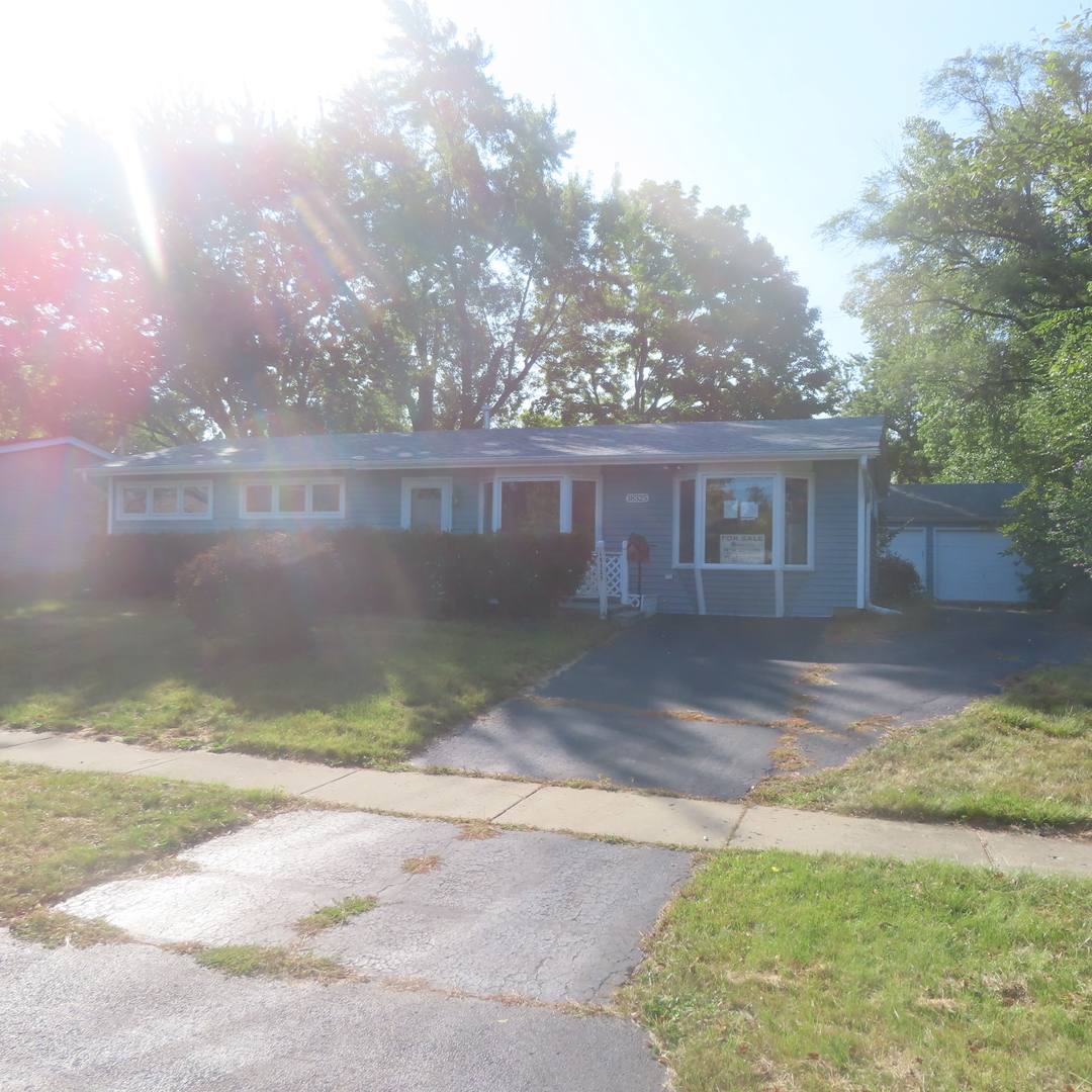 18325 W Lakeview Terrace, Gurnee, IL 60031
