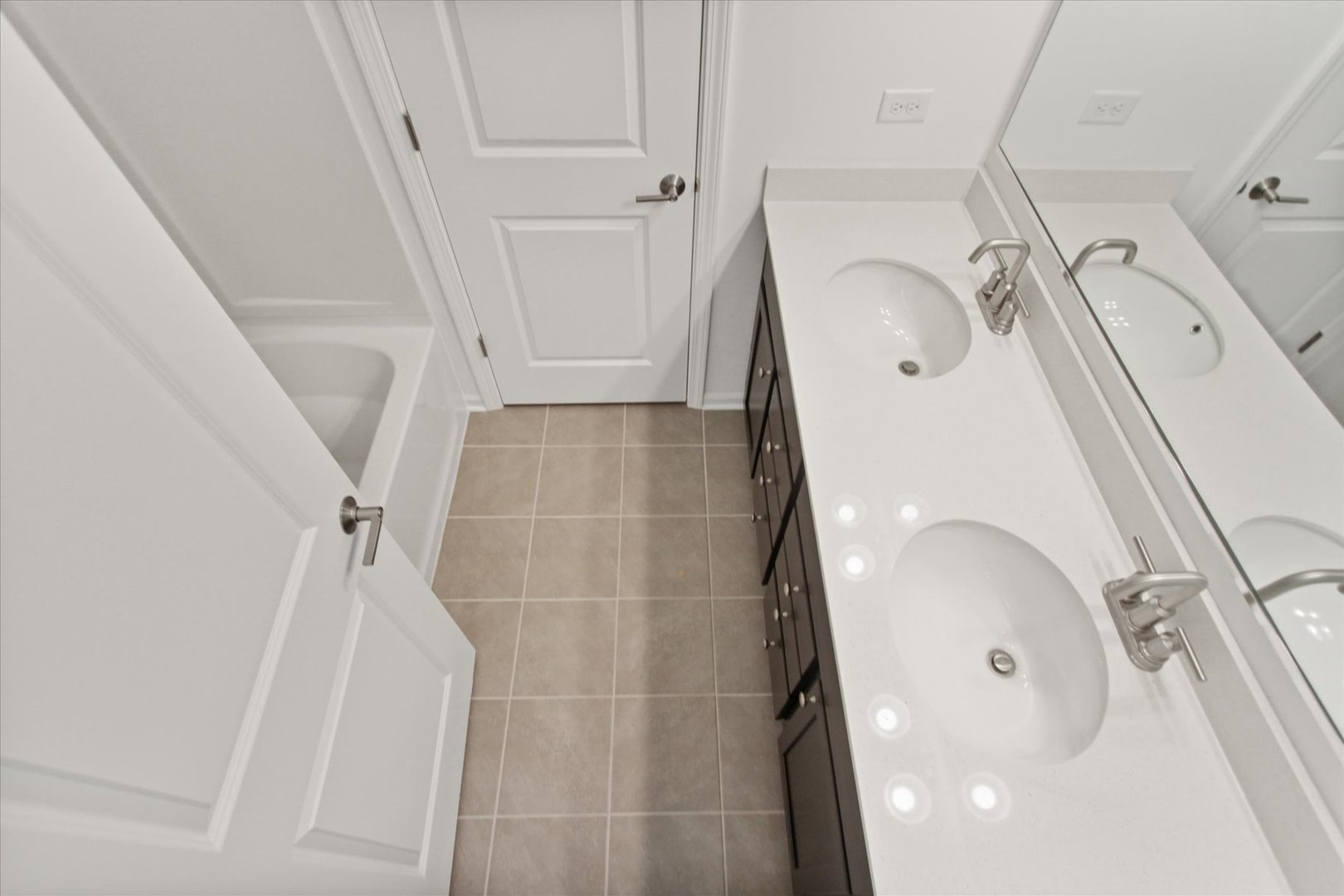 309 Dennis Lane, Oswego, IL 60543