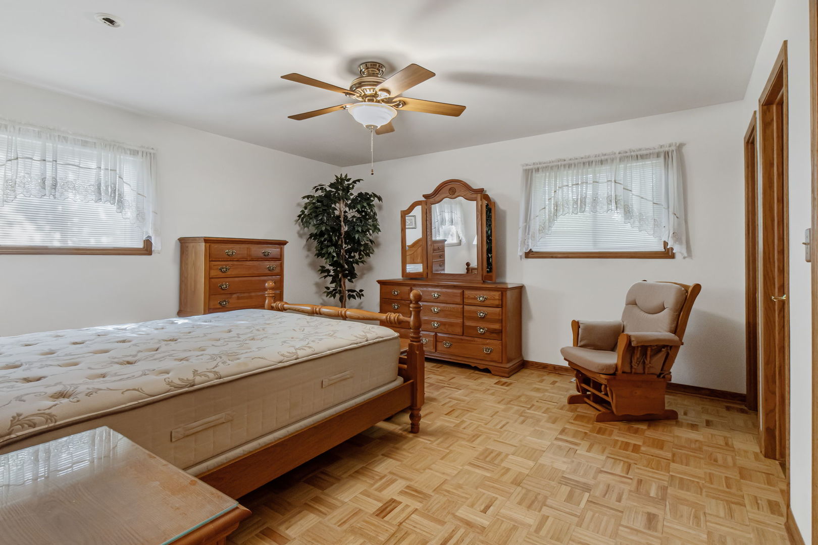 6932 Martin Drive, Woodridge, IL 60517