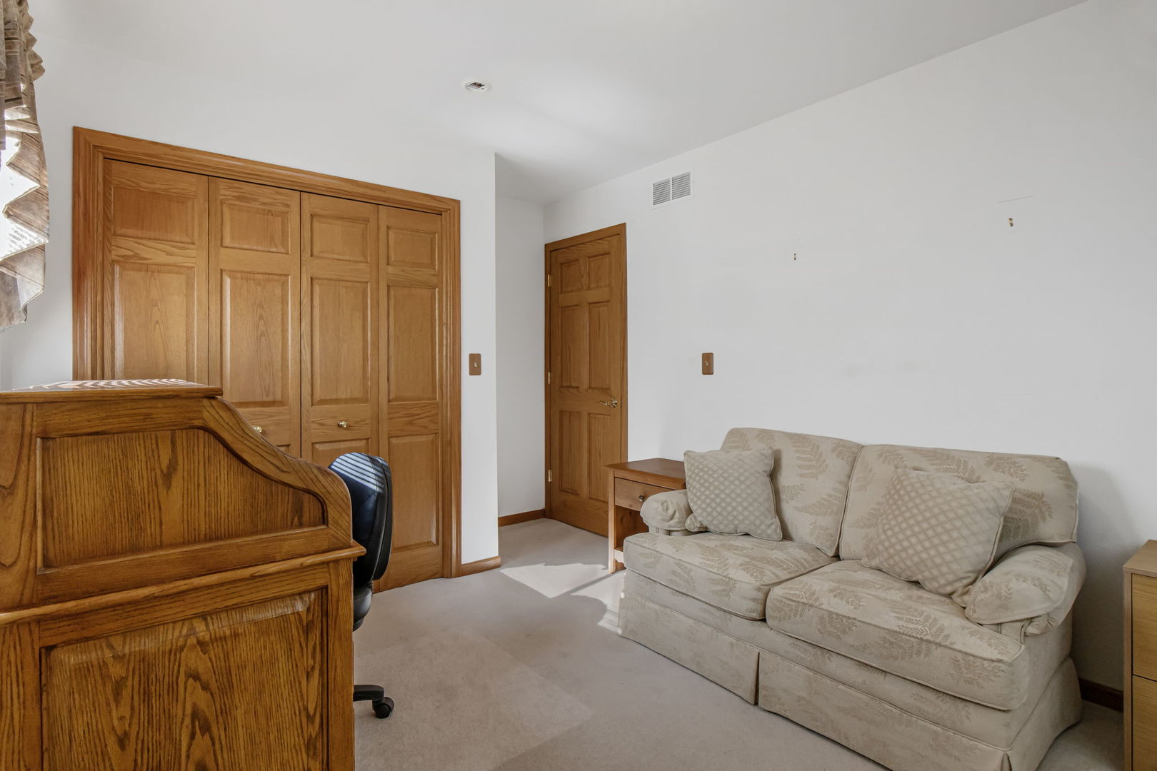 6932 Martin Drive, Woodridge, IL 60517