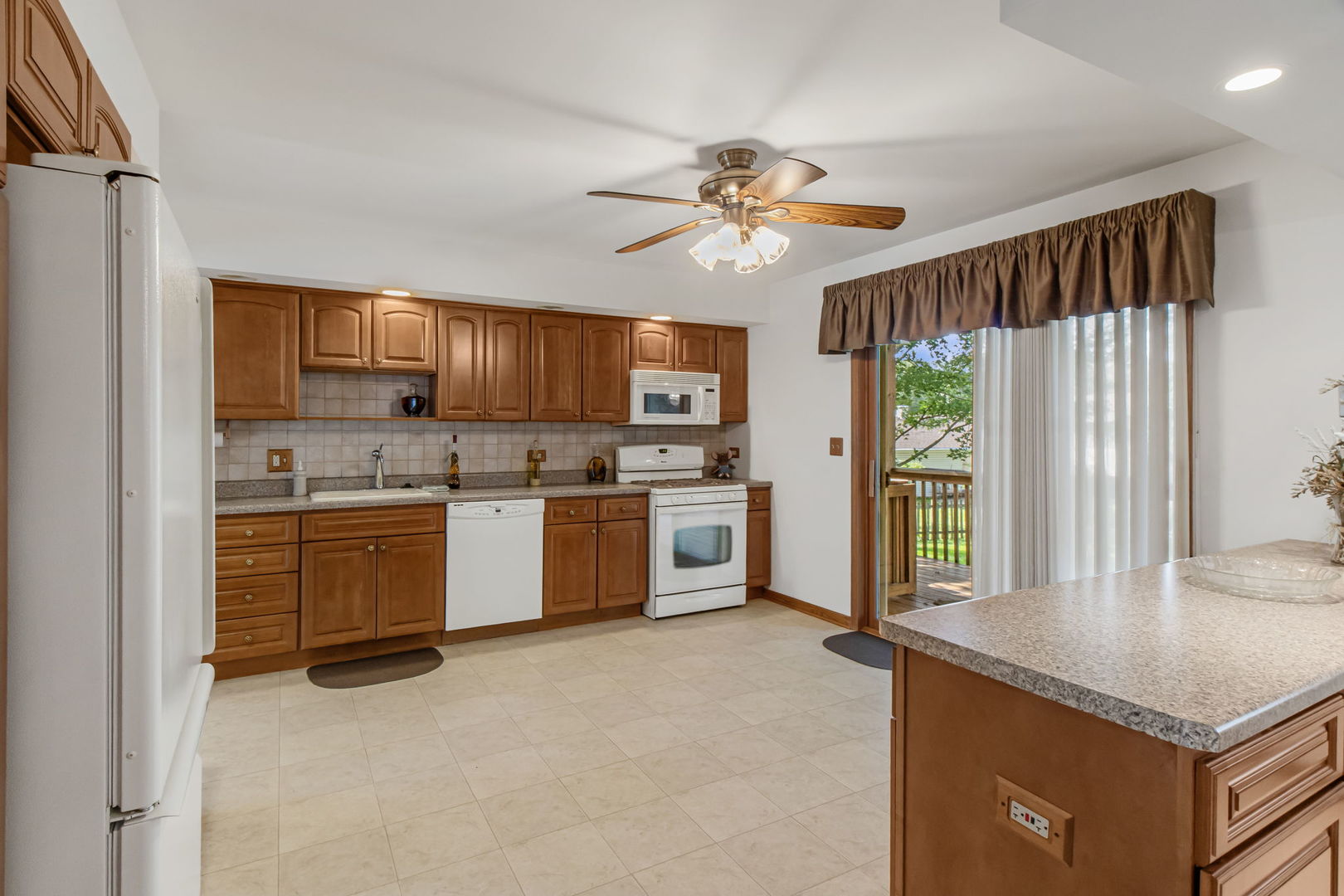 6932 Martin Drive, Woodridge, IL 60517
