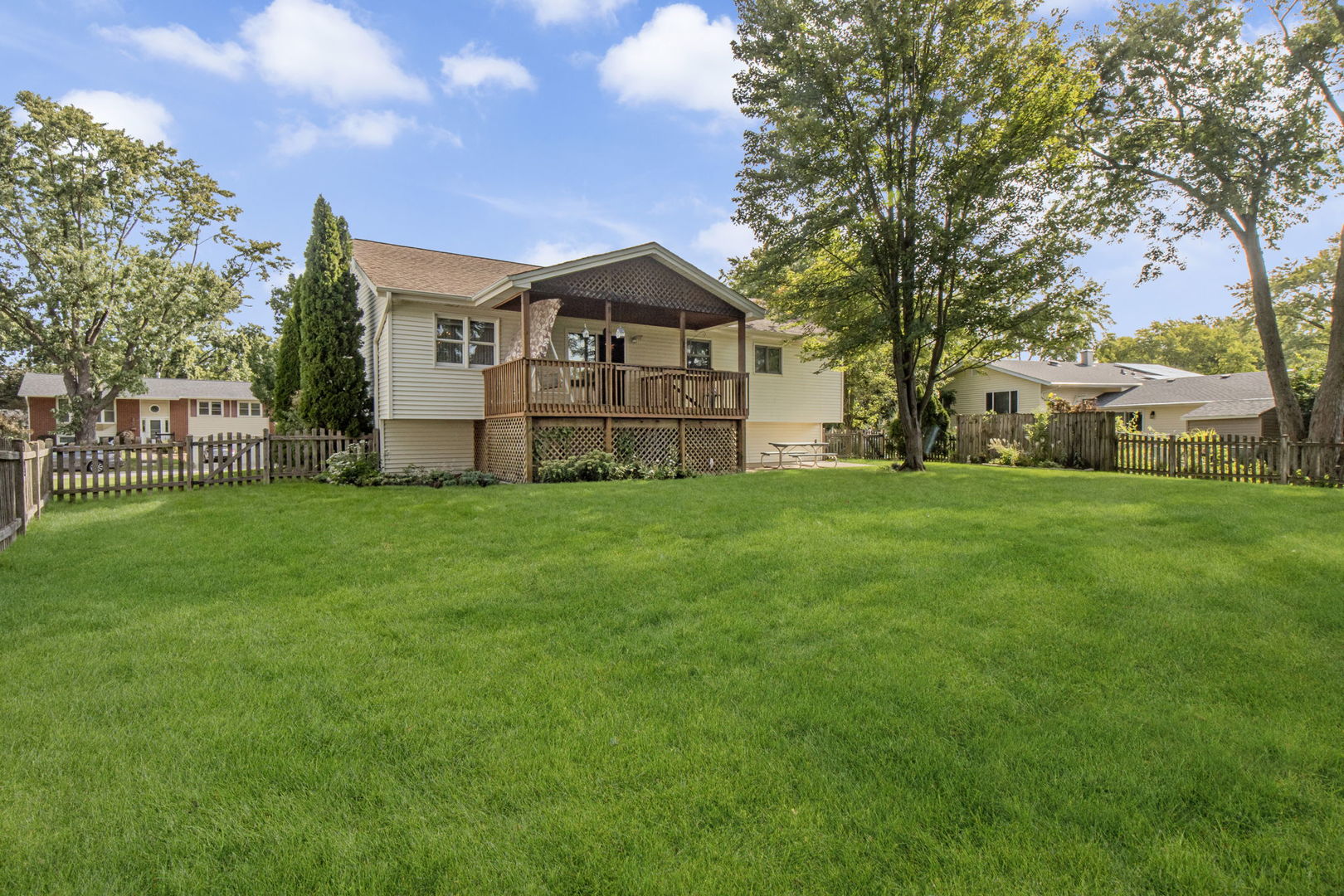 6932 Martin Drive, Woodridge, IL 60517