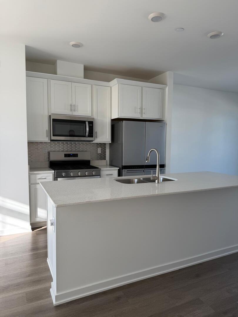 2167 Yellowstone Boulevard, Mundelein, IL 60060