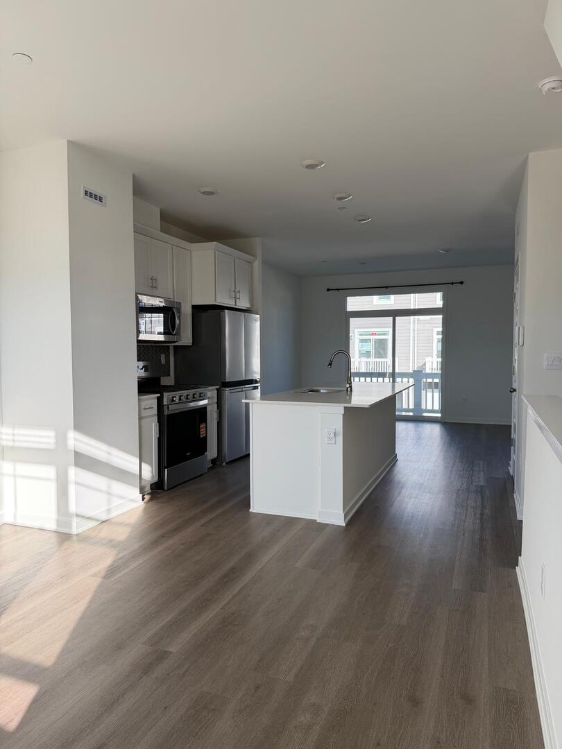 2167 Yellowstone Boulevard, Mundelein, IL 60060