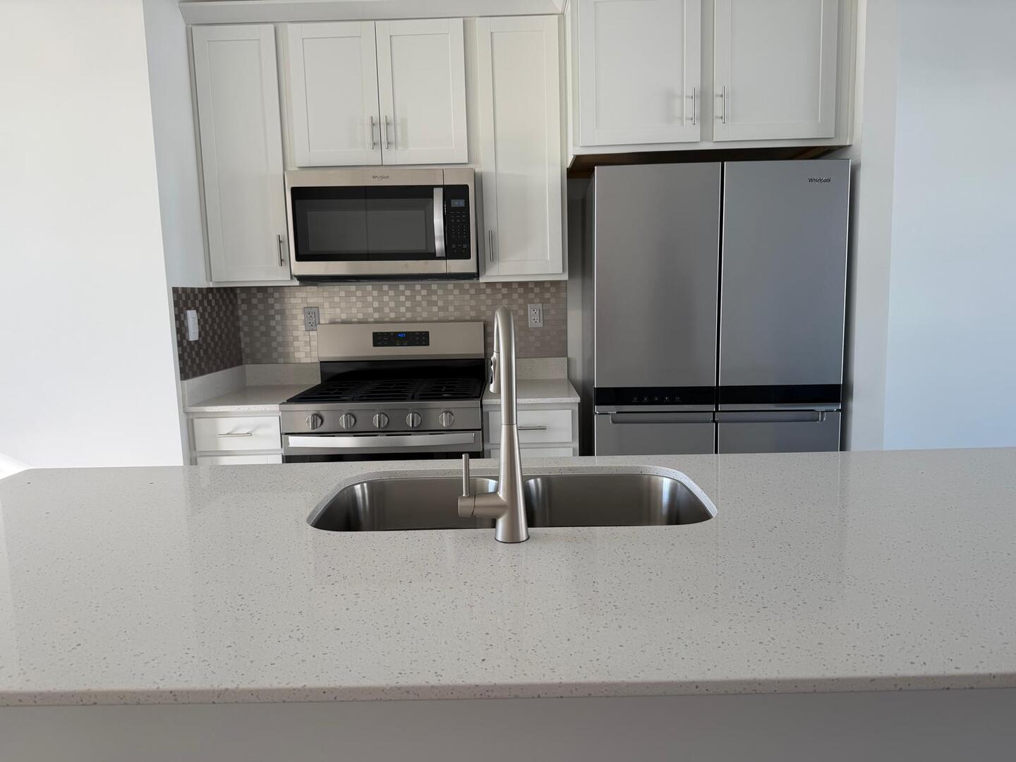 2167 Yellowstone Boulevard, Mundelein, IL 60060