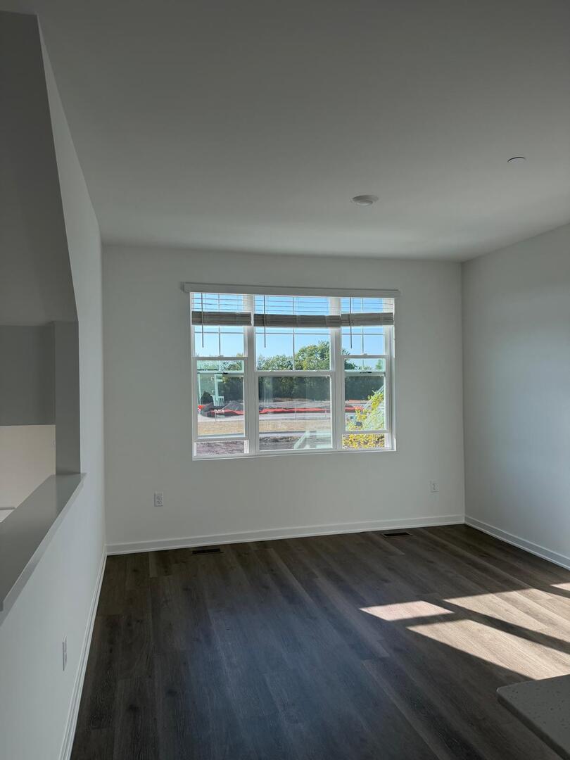 2167 Yellowstone Boulevard, Mundelein, IL 60060