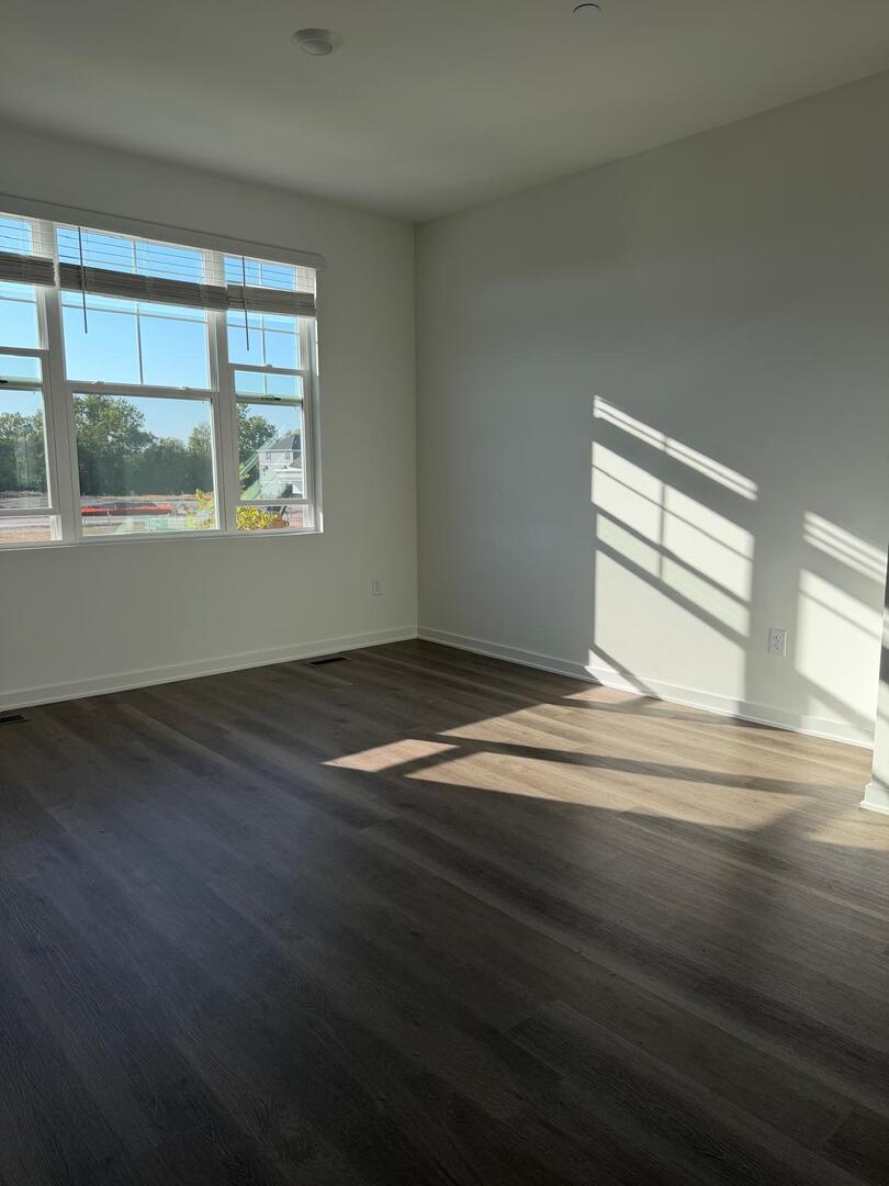 2167 Yellowstone Boulevard, Mundelein, IL 60060