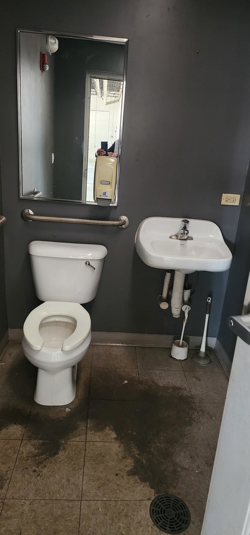 25 W Belvidere Road, Hainesville, IL 60030