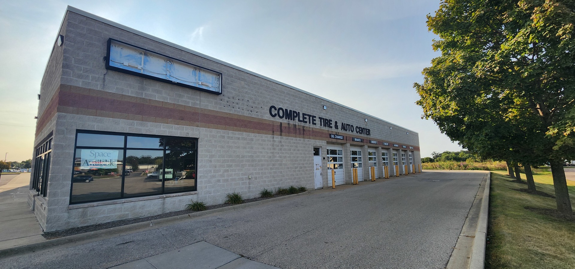 25 W Belvidere Road, Hainesville, IL 60030